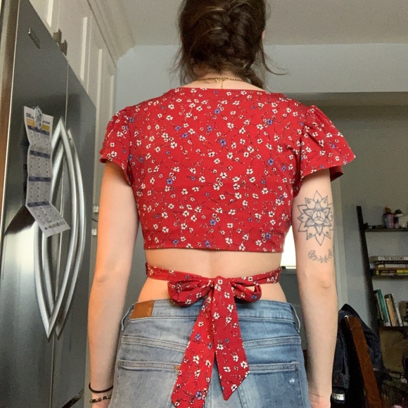 Floral wrap top with puffy-ish sleeves - Picture 2 of 3